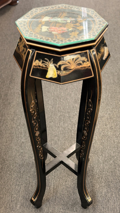 Traditional Chinoiserie black lacquer and gold plant stand pedestal with an octagonal top, intricate designs, and cabriole legs at 2nd Debut Houston consignment showroom